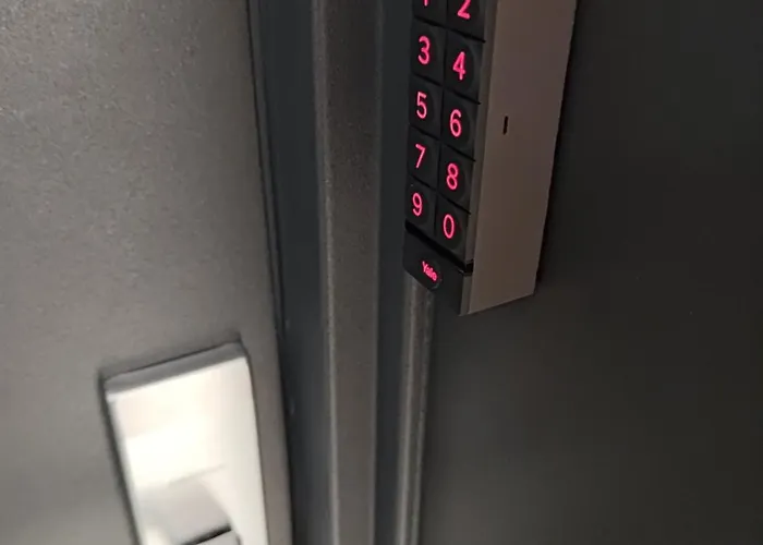 Modern Square With Balcony Апартаменты Вроцлав