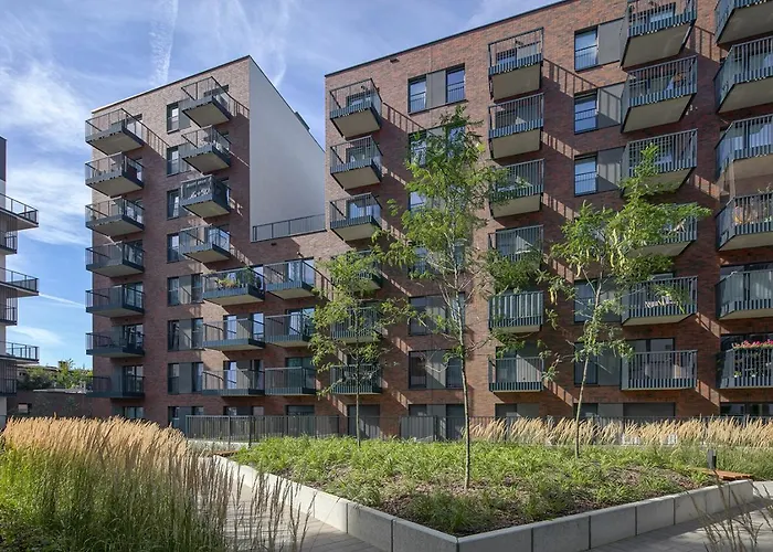 Apartment Modern Square With Balcony